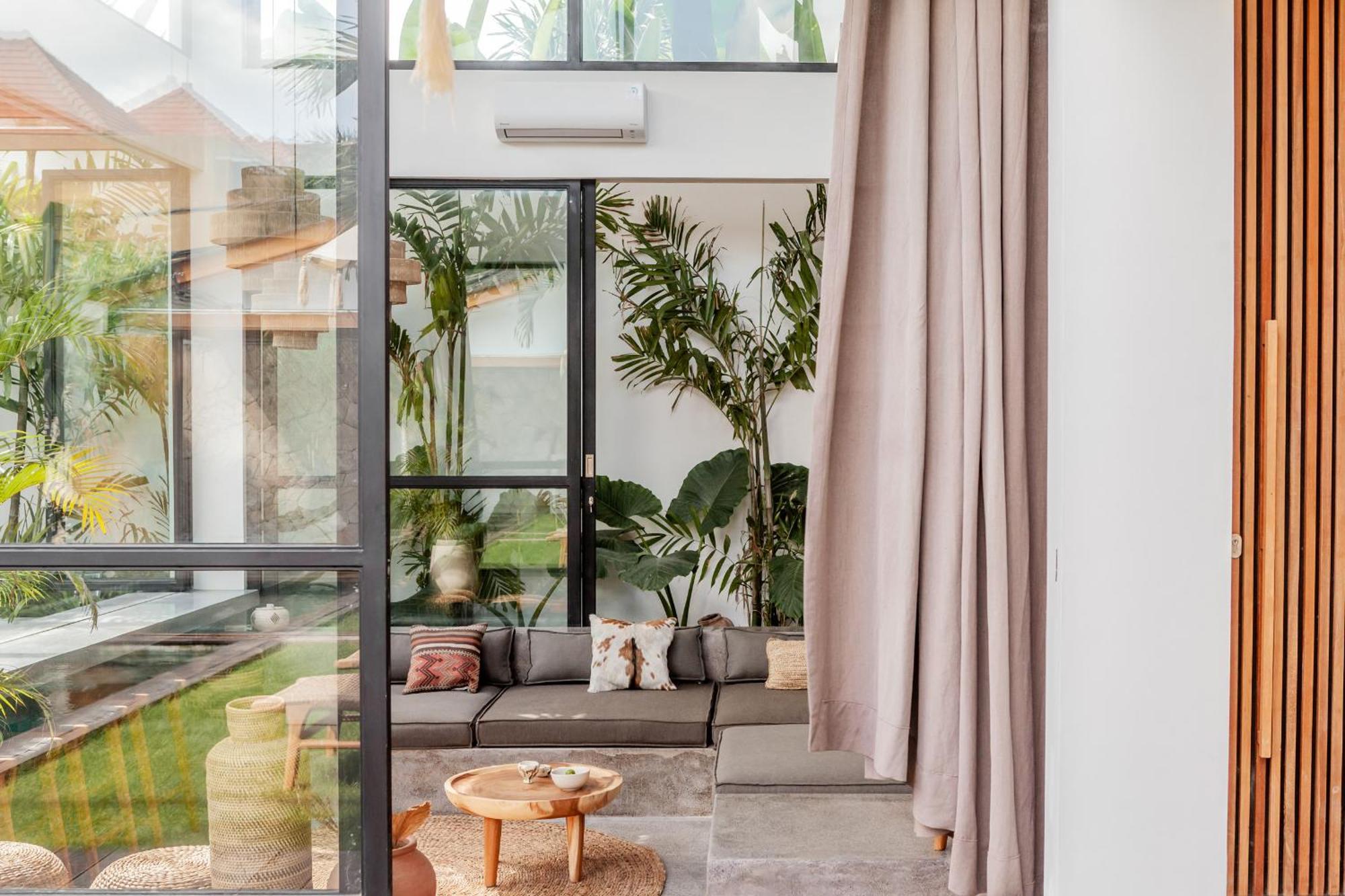 Beyond Bespoke Villas Seminyak Værelse billede